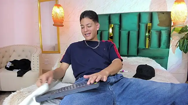 Levy Steve online show from November 2025 04:38:01 AM