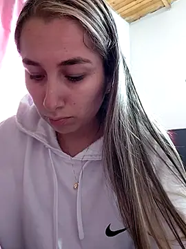 Iris love18 online show from March 2026 01:40:02 PM