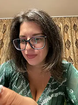 NadiraNoor online show from July 2026 08:40:01 PM