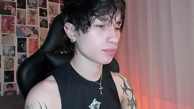 Snapshot of liamelf chatting on December 2024 06:23:01 AM liamelf online show from December 2024 06:23:01 AM