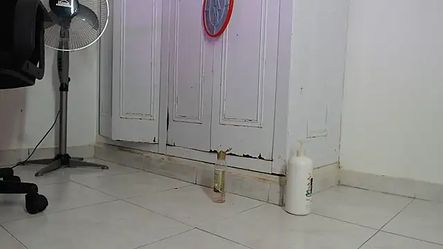 Snapshot of Chanel_87xxx chatting on January 2025 04:22:01 PM Chanel 87xxx online show from January 2025 04:22:01 PM