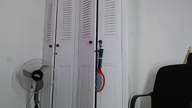 Snapshot of Chanel_87xxx chatting on February 2025 01:48:02 PM Chanel 87xxx online show from February 2025 01:48:02 PM