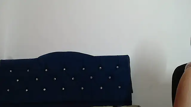 Snapshot of Chanel_87xxx chatting on February 2025 01:44:02 PM Chanel 87xxx online show from February 2025 01:44:02 PM