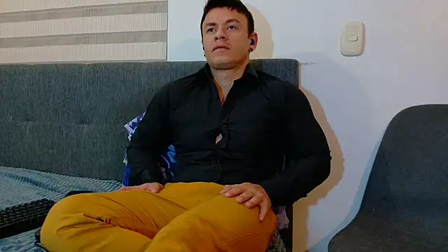 Snapshot of MarksMuscle chatting on October 2025 05:49:02 AM MarksMuscle online show from October 2025 05:49:02 AM