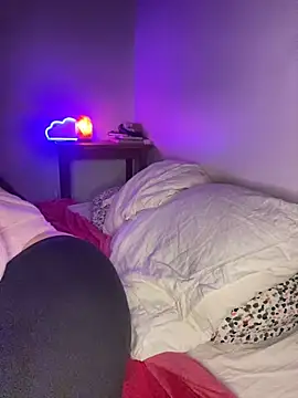 Snapshot of milkyhonybaby chatting on January 2025 06:57:01 PM milkyhonybaby online show from January 2025 06:57:01 PM