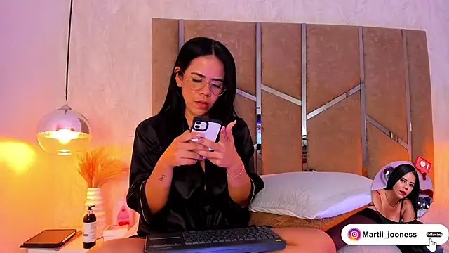 Martinaa Jones  online show from March 2025 01:06:01 AM