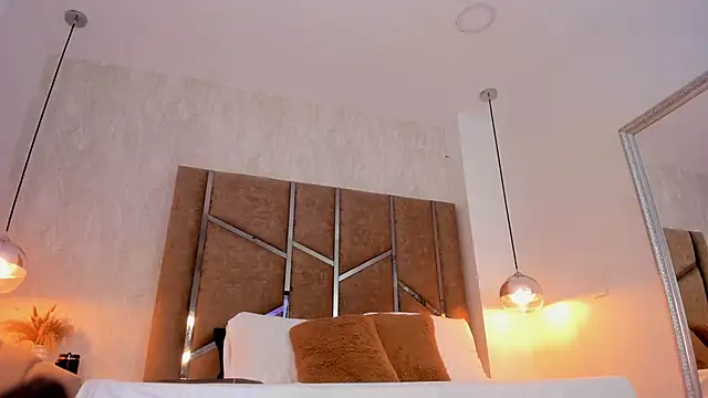 Martinaa Jones  online show from January 2026 12:07:02 PM