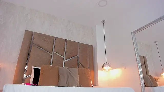 Martinaa Jones  online show from March 2026 12:34:01 PM