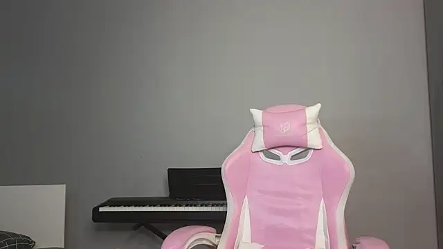 mollymila online show from February 2025 11:30:01 AM