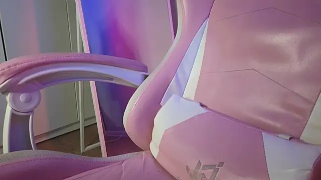 mollymila online show from March 2025 04:46:01 PM