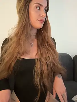 EmiliaCatalina online show from May 2026 07:41:01 PM