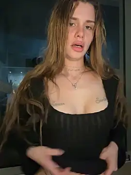 EmiliaCatalina online show from May 2026 12:29:01 AM
