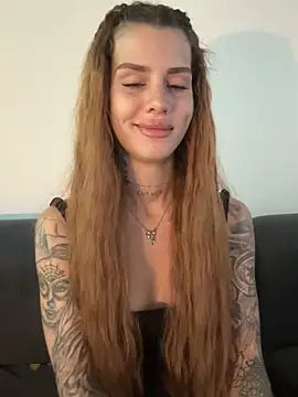 EmiliaCatalina online show from May 2026 09:27:01 PM