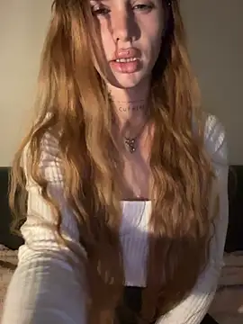 EmiliaCatalina online show from June 2026 01:32:02 AM