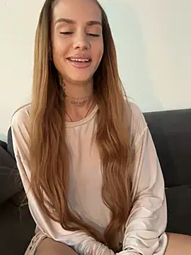 EmiliaCatalina online show from July 2026 07:05:01 PM