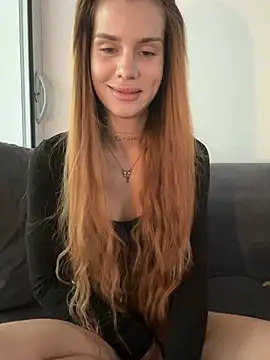 EmiliaCatalina online show from July 2026 06:33:01 PM