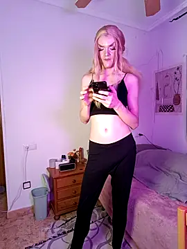 LillyAmore online show from February 2025 06:47:02 PM