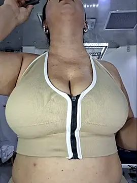 laura bassi online show from November 2025 03:27:02 AM