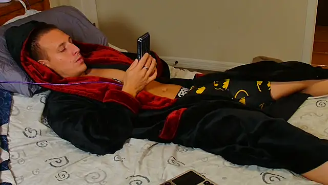 Snapshot of zack_Fisher chatting on December 2024 09:52:01 PM zack Fisher online show from December 2024 09:52:01 PM