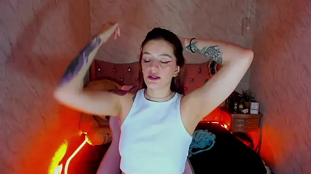 LiaHarryis online show from December 2024 12:50:02 PM