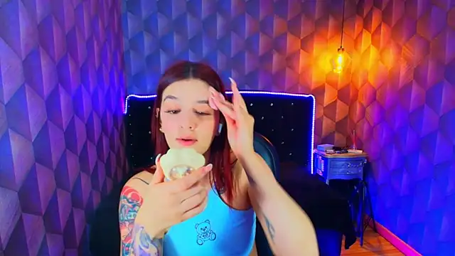 LiaHarryis online show from September 2025 06:19:02 PM