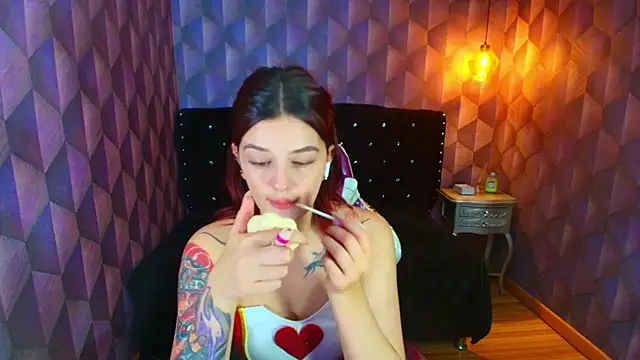 LiaHarryis online show from October 2025 05:36:01 PM