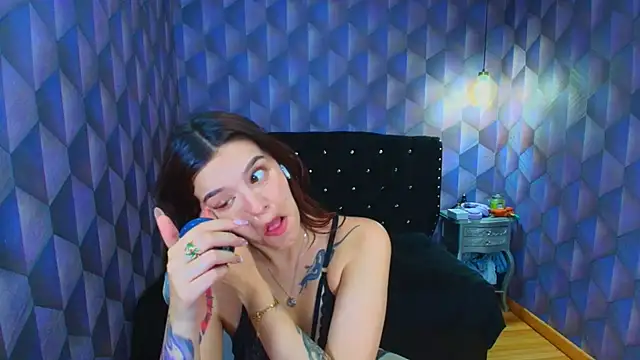 LiaHarryis online show from May 2026 07:22:01 PM