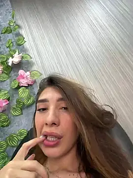 NICOLSKINNY1 online show from April 2026 04:35:02 PM