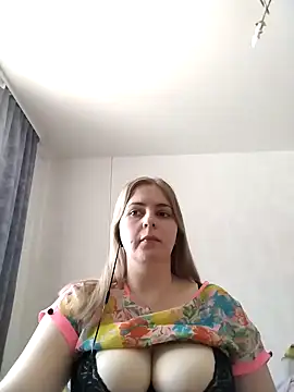 Lady nice cat online show from March 2025 04:19:01 AM