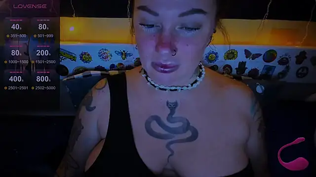 EllieOz online show from December 2024 12:33:02 PM