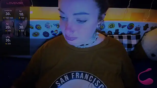 EllieOz online show from December 2024 11:18:02 PM