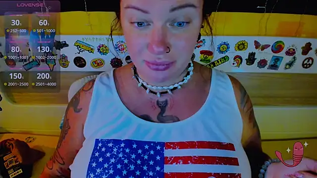 EllieOz online show from September 2025 12:39:02 PM