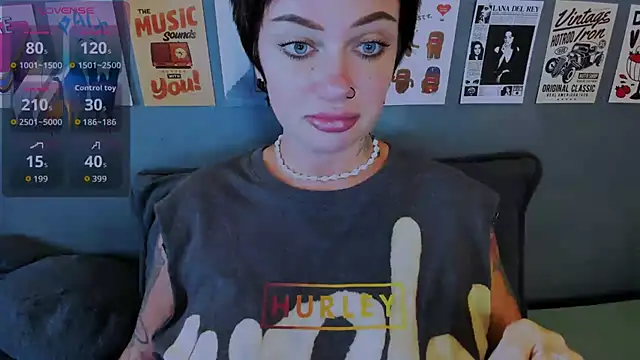 EllieOz online show from July 2026 04:38:02 PM
