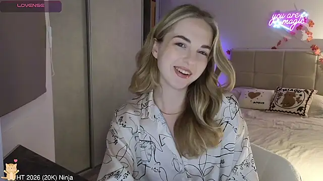 Miss Aliannaa online show from April 2026 07:01:01 PM