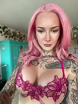 Stella-Kink online show from May 2026 10:24:02 AM