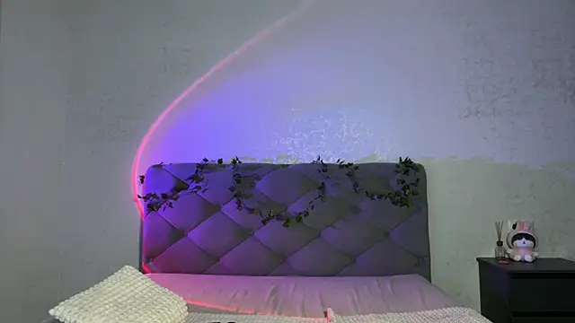 GracefulCharm online show from May 2026 01:57:16 AM