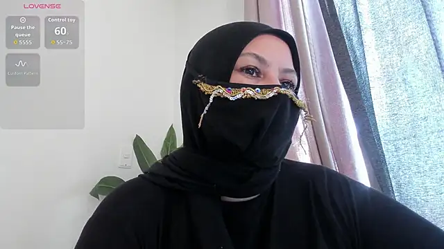 Amina hafsa online show from May 2026 05:52:02 PM