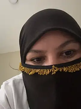 Amina hafsa online show from July 2026 06:12:01 PM