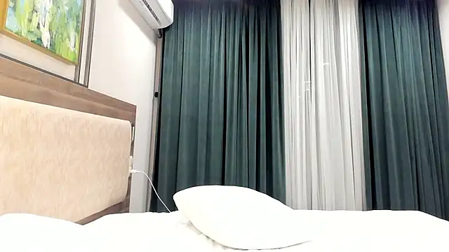LunAnna online show from May 2026 06:04:02 PM
