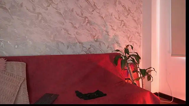 roselinedior online show from September 2025 02:51:02 PM