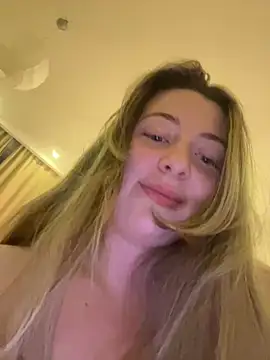 Snapshot of curvyflawless chatting on December 2024 02:49:02 PM curvyflawless online show from December 2024 02:49:02 PM