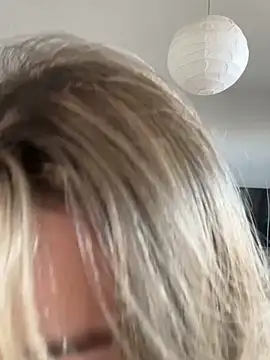 Snapshot of curvyflawless chatting on January 2025 09:08:02 AM curvyflawless online show from January 2025 09:08:02 AM