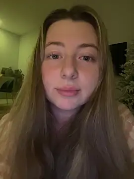 Snapshot of curvyflawless chatting on January 2025 06:16:01 PM curvyflawless online show from January 2025 06:16:01 PM