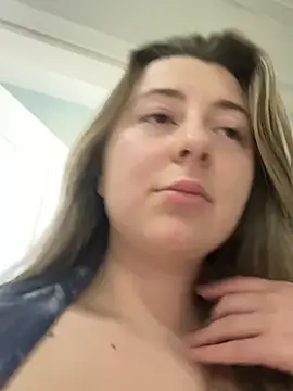 Snapshot of curvyflawless chatting on January 2025 12:03:02 PM curvyflawless online show from January 2025 12:03:02 PM