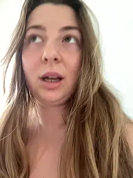 Snapshot of curvyflawless chatting on February 2025 12:39:02 PM curvyflawless online show from February 2025 12:39:02 PM