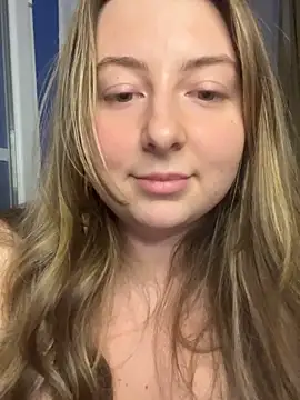 Snapshot of curvyflawless chatting on February 2025 03:15:02 PM curvyflawless online show from February 2025 03:15:02 PM