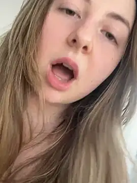 Snapshot of curvyflawless chatting on March 2025 02:08:02 PM curvyflawless online show from March 2025 02:08:02 PM