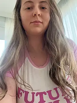 Snapshot of curvyflawless chatting on March 2025 01:37:01 PM curvyflawless online show from March 2025 01:37:01 PM