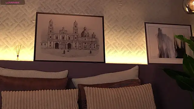 Snapshot of ElleDiane chatting on February 2025 12:05:02 AM ElleDiane online show from February 2025 12:05:02 AM