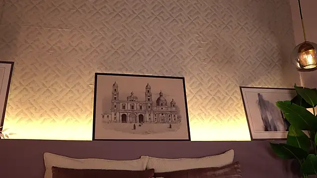 Snapshot of ElleDiane chatting on March 2025 06:19:01 AM ElleDiane online show from March 2025 06:19:01 AM